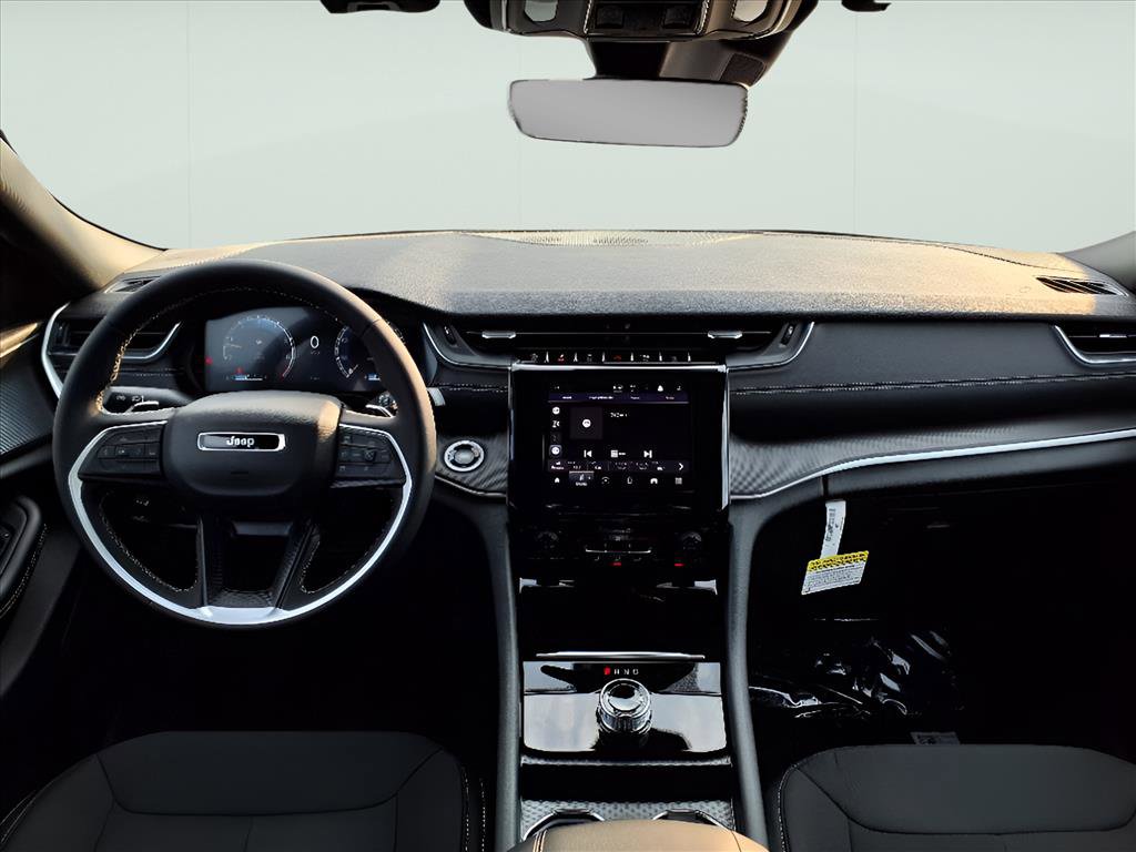 New 2025 Jeep Grand Cherokee Laredo X image 8