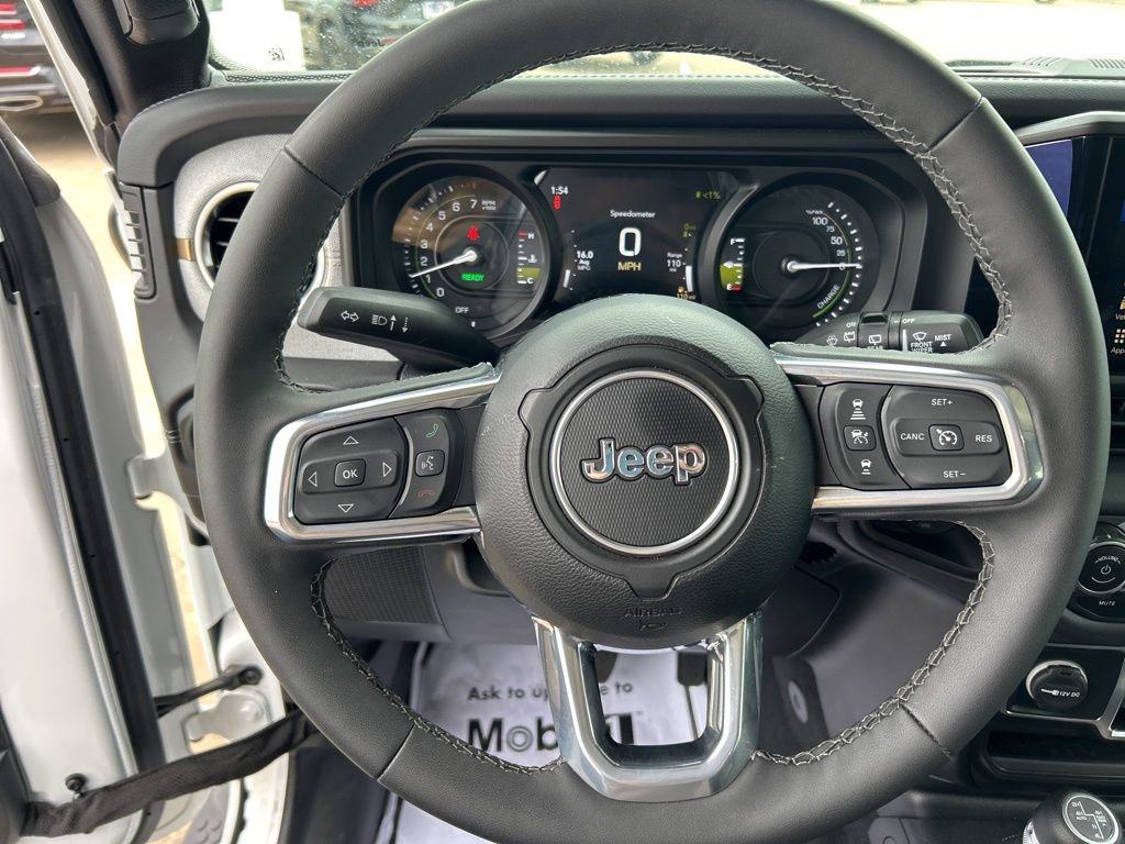 Used 2025 Jeep Wrangler Unlimited Sahara image 16