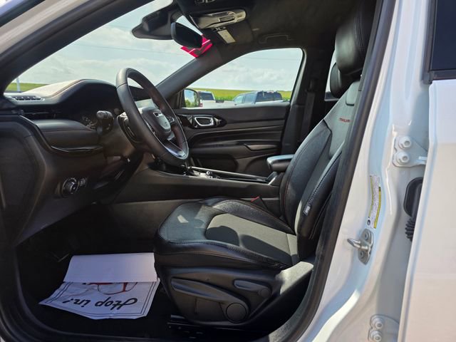 Used 2023 Jeep Compass Trailhawk image 4