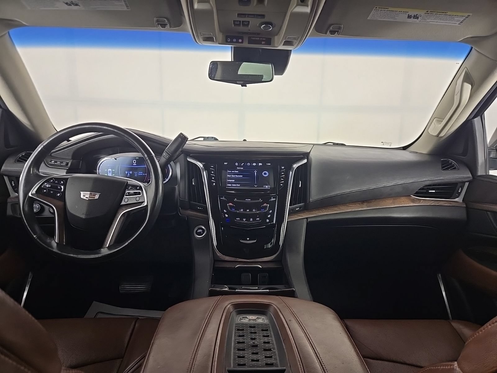 Used 2017 Cadillac Escalade ESV Premium Luxury AWD/4WD image 9