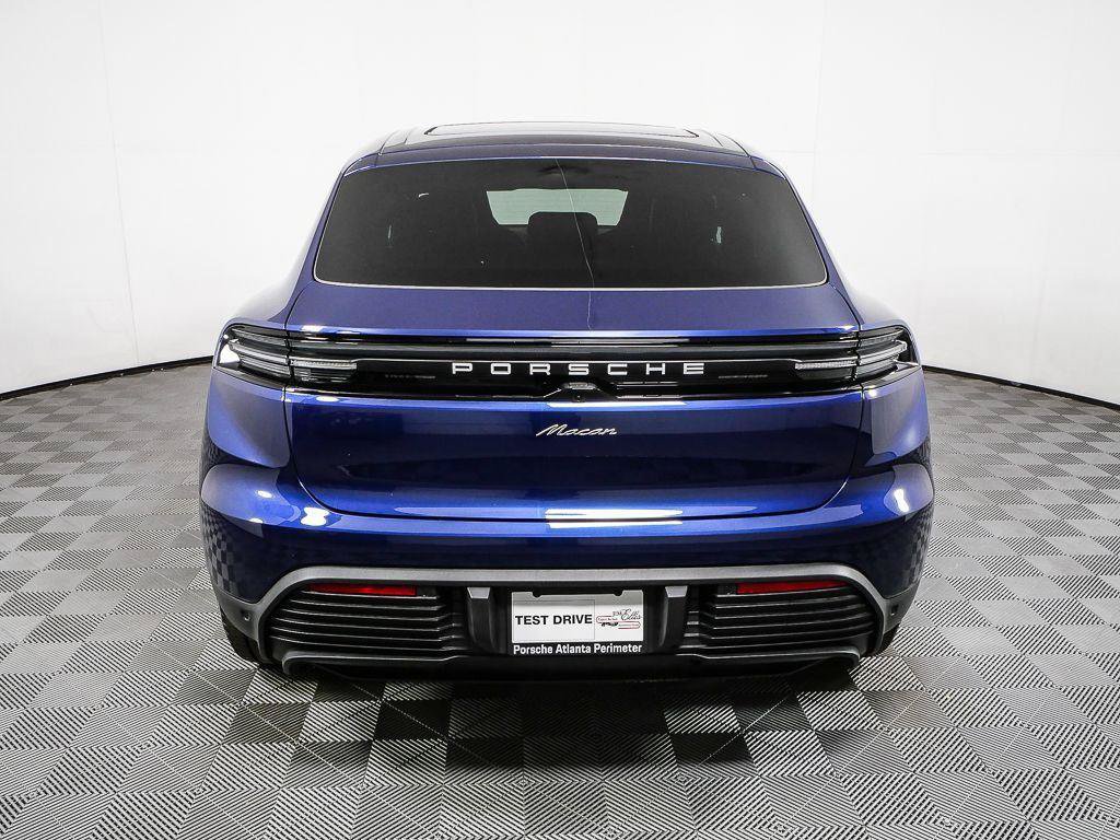 New 2026 Porsche Macan Electric RWD image 31