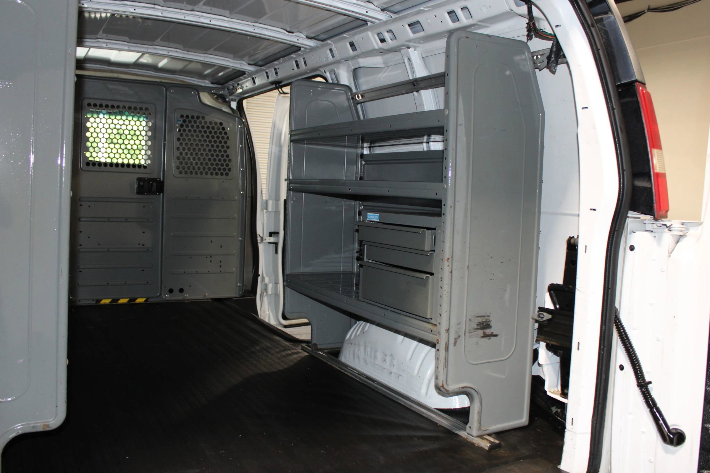 Used 2012 Chevrolet Express 1500 RWD image 25