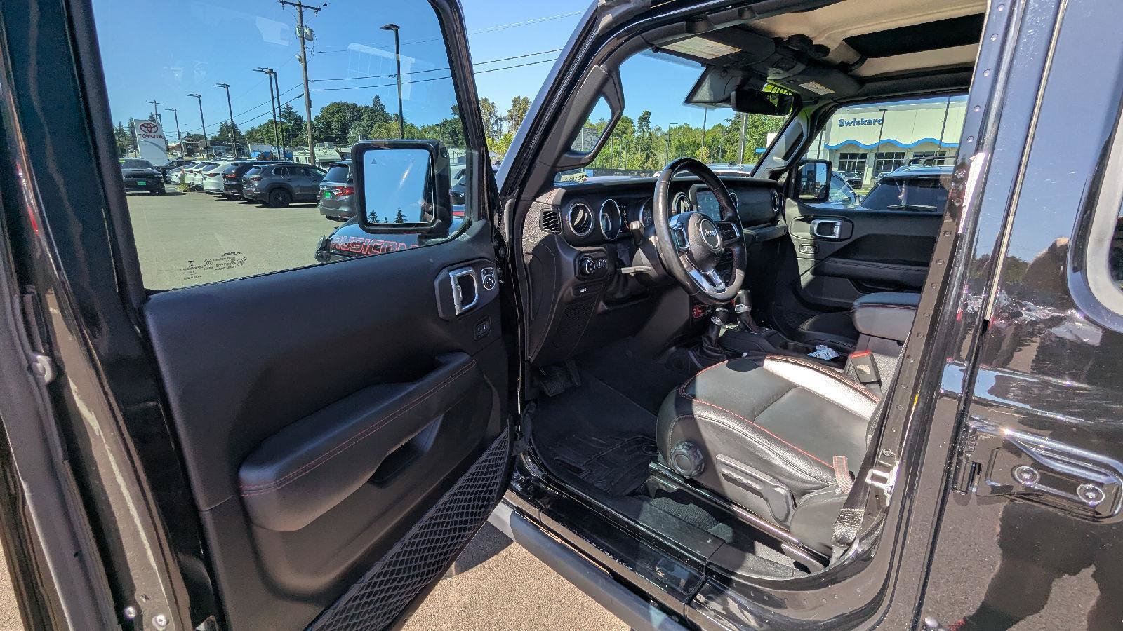 Used 2020 Jeep Gladiator Rubicon w/ Advanced Safety Group AWD/4WD image 15
