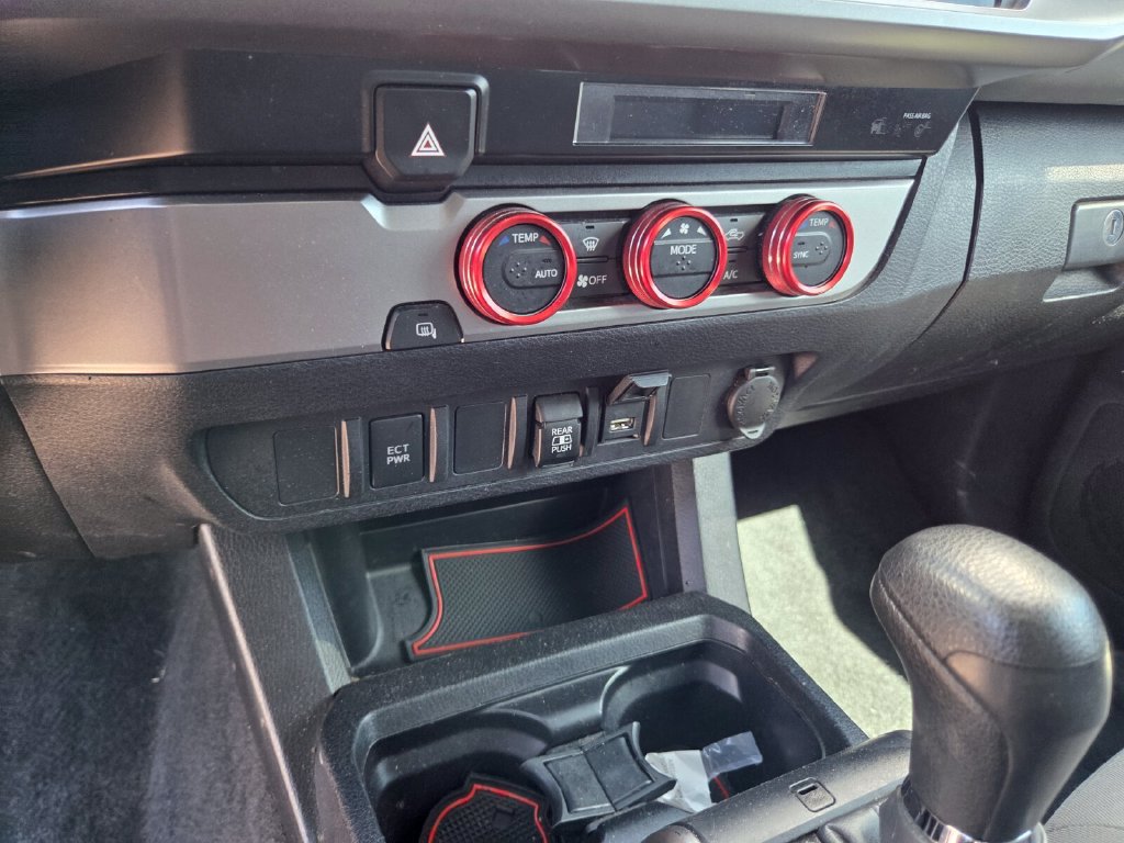 Used 2021 Toyota Tacoma SR5 RWD image 9