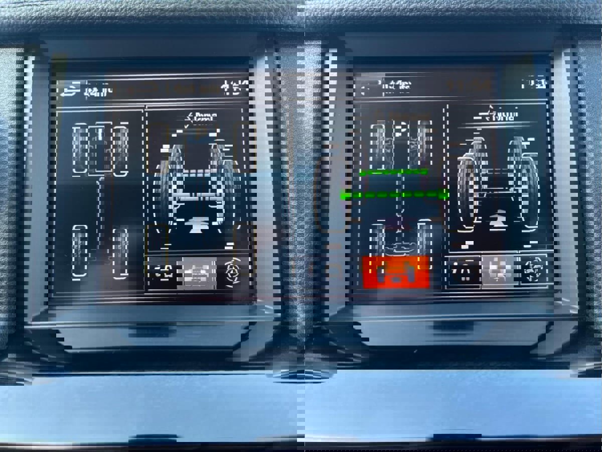 Used 2016 Land Rover LR4 HSE Silver Edition image 20