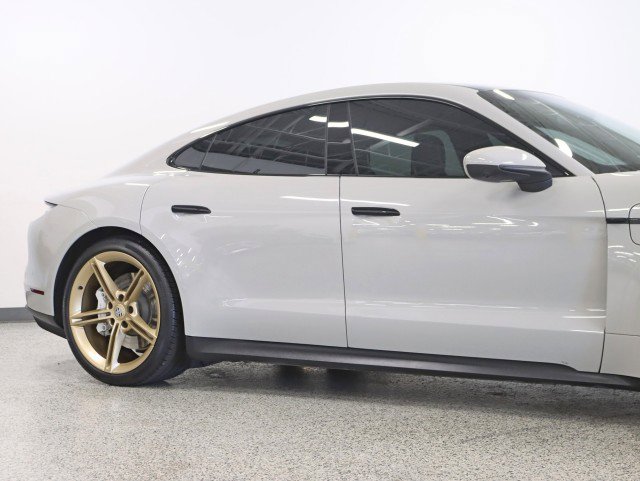 Used 2024 Porsche Taycan 4S image 3