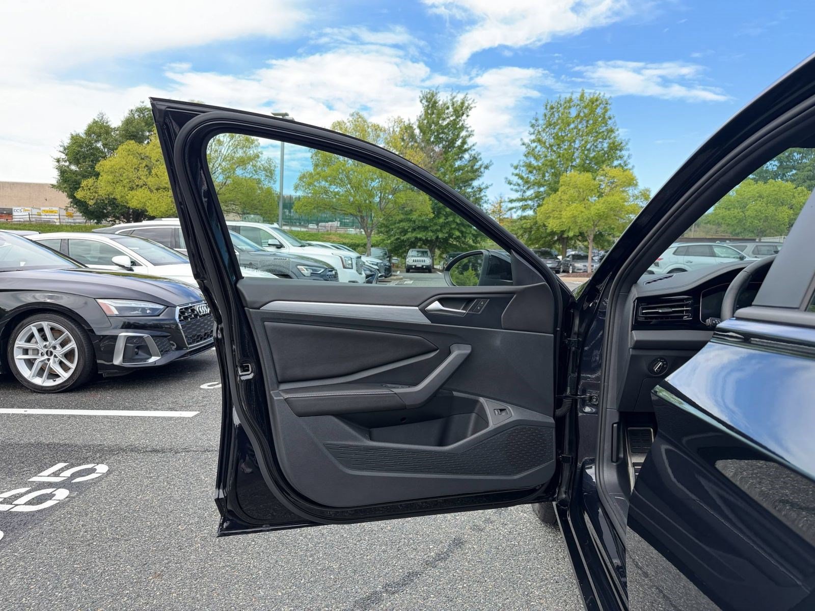 Used 2025 Volkswagen Jetta Sport FWD image 13