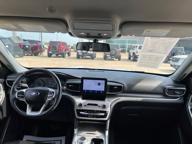 Used 2023 Ford Explorer XLT w/ Equipment Group 202A AWD/4WD image 24
