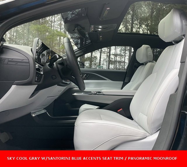 Used 2024 Cadillac Lyriq Luxury image 2