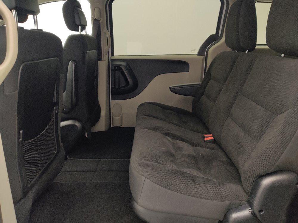 Used 2019 Dodge Grand Caravan SE w/ UConnect Hands-Free Group FWD image 18
