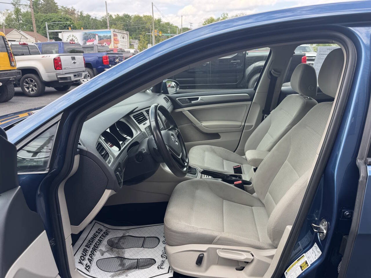 Used 2016 Volkswagen Golf S FWD image 12