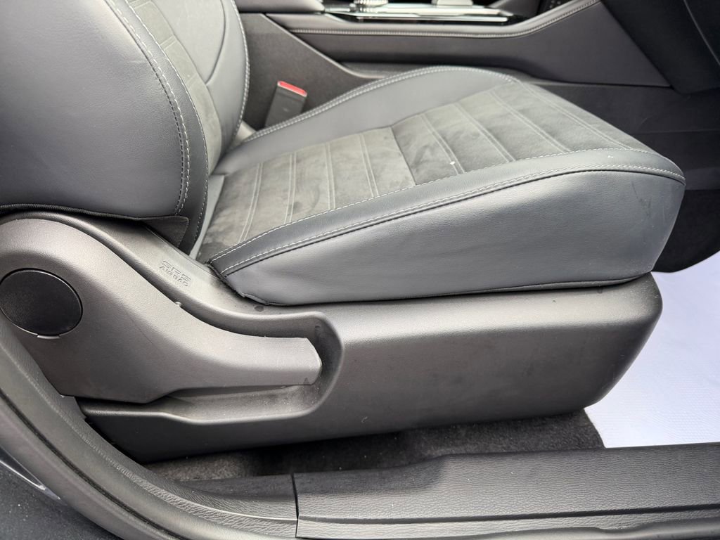 Used 2025 Mitsubishi Outlander SE image 22