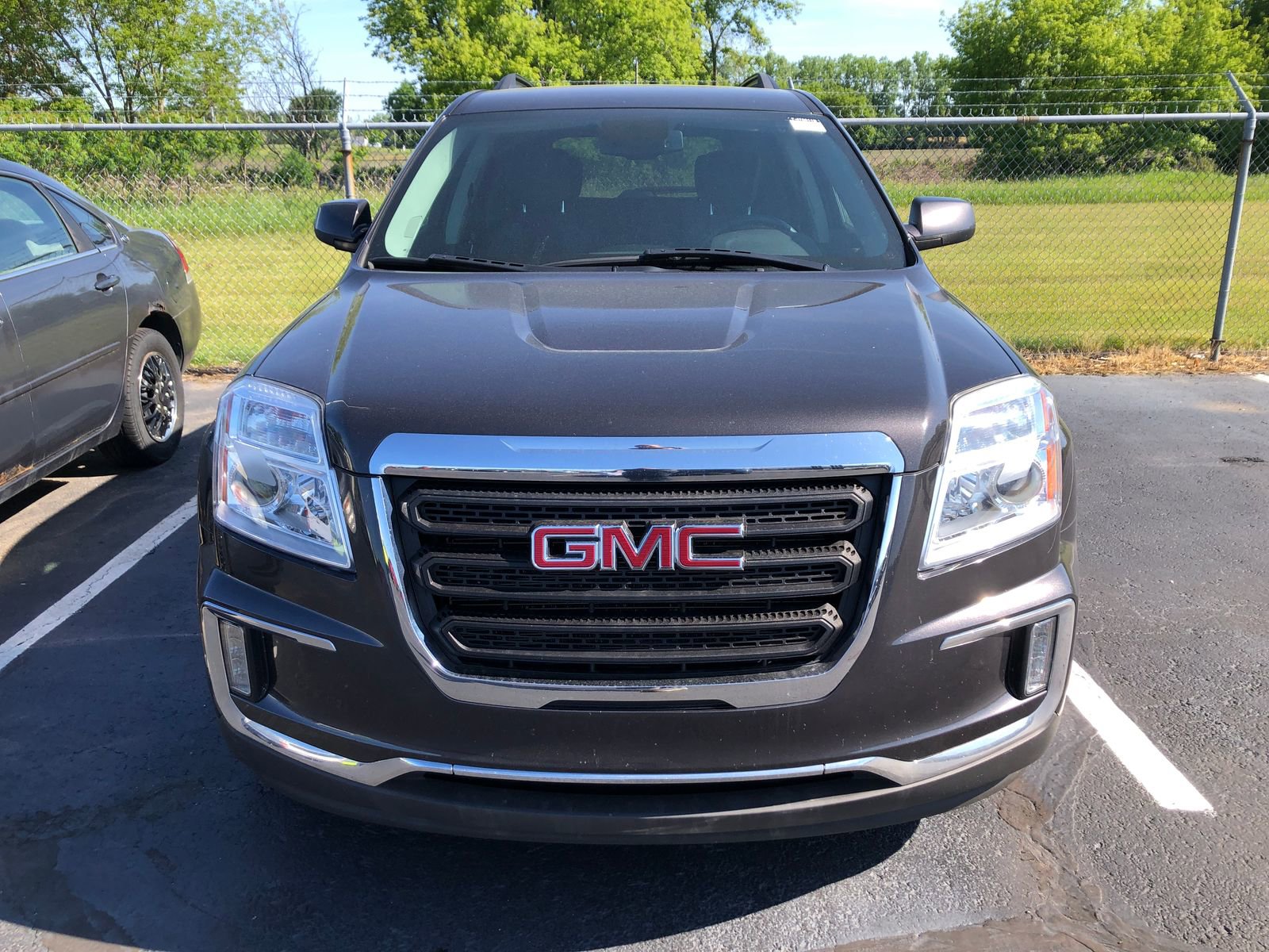 Used 2016 GMC Terrain SLE w/ Convenience Package FWD image 2