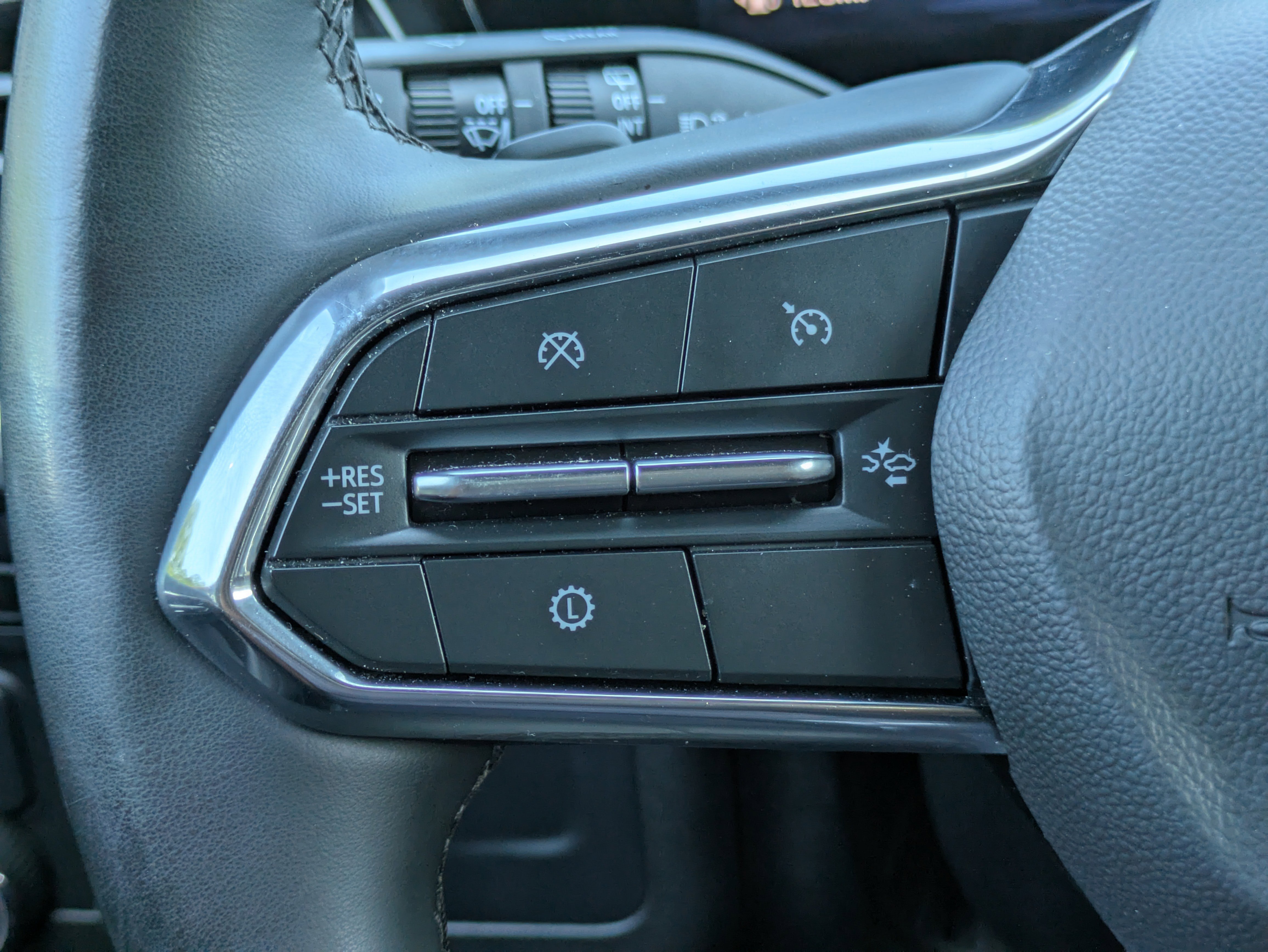 Used 2025 Chevrolet Suburban LS image 15