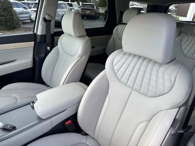 Used 2024 Hyundai Palisade Limited image 13