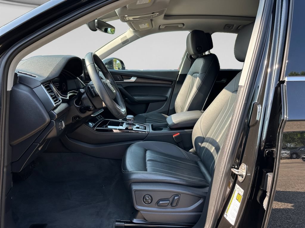 Used 2023 Audi Q5 2.0T Premium Plus w/ Premium Plus Package AWD/4WD image 16