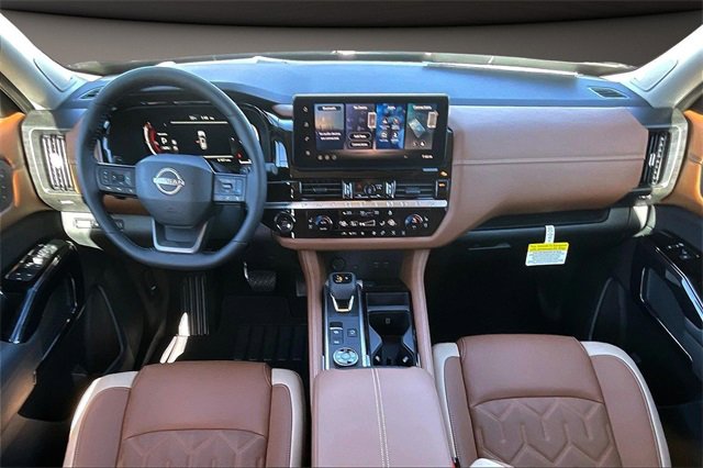 New 2026 Nissan Pathfinder Platinum image 5