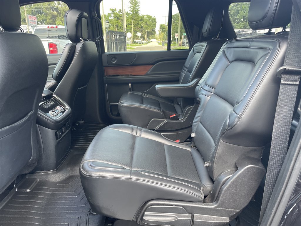 Used 2019 Lincoln Navigator L Select AWD/4WD image 25