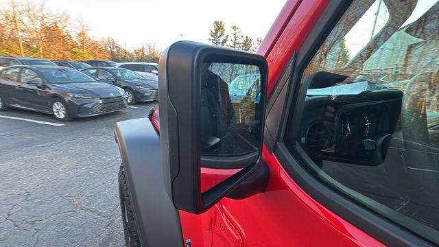 Used 2025 Jeep Wrangler Unlimited Rubicon 4xe w/ Convenience Group AWD/4WD image 38