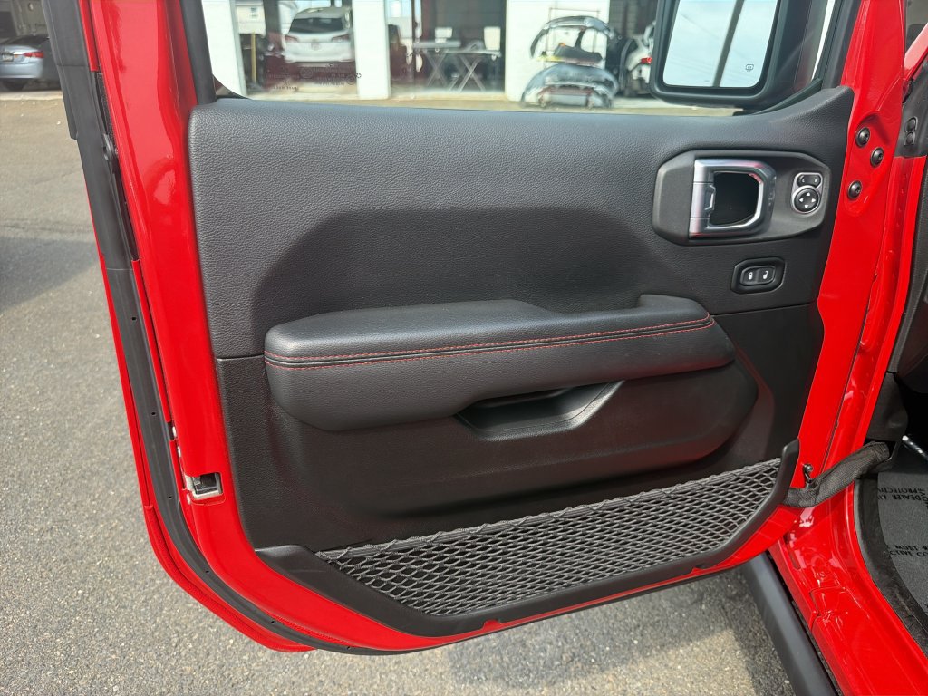 Used 2022 Jeep Wrangler Unlimited Rubicon w/ LED Lighting Group AWD/4WD image 10