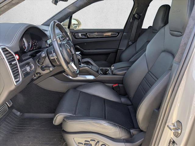 Used 2022 Porsche Cayenne Turbo image 13