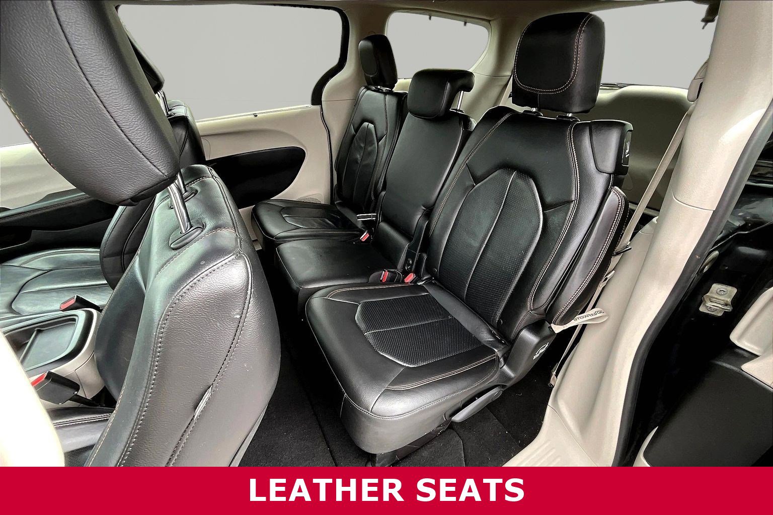 Used 2018 Chrysler Pacifica Touring-L image 23