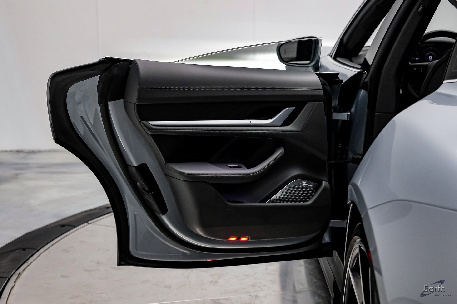 Used 2023 Porsche Taycan Turbo S w/ Premium Package image 84