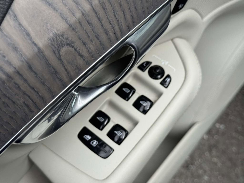 Used 2023 Volvo XC90 B6 Plus w/ Protection Package Premier image 15