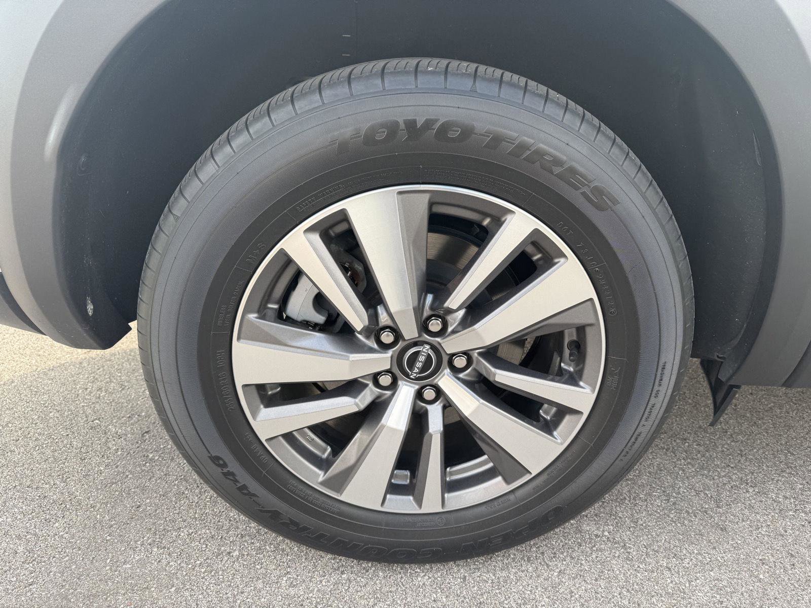 Used 2023 Nissan Pathfinder SL AWD/4WD image 13