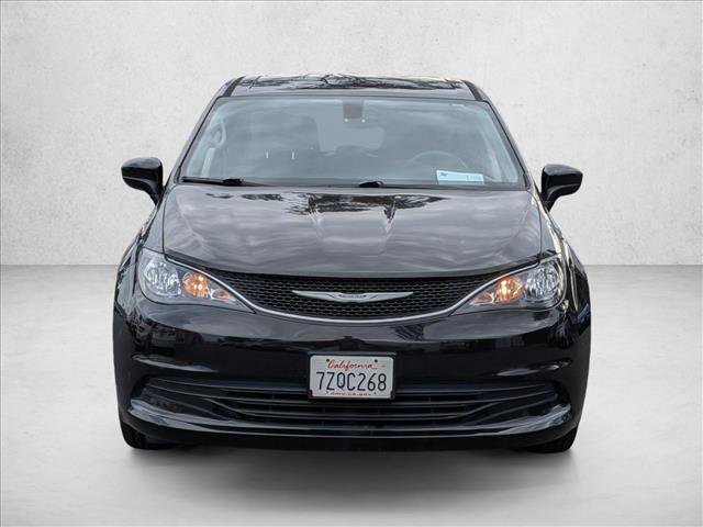 Used 2017 Chrysler Pacifica Touring video 2