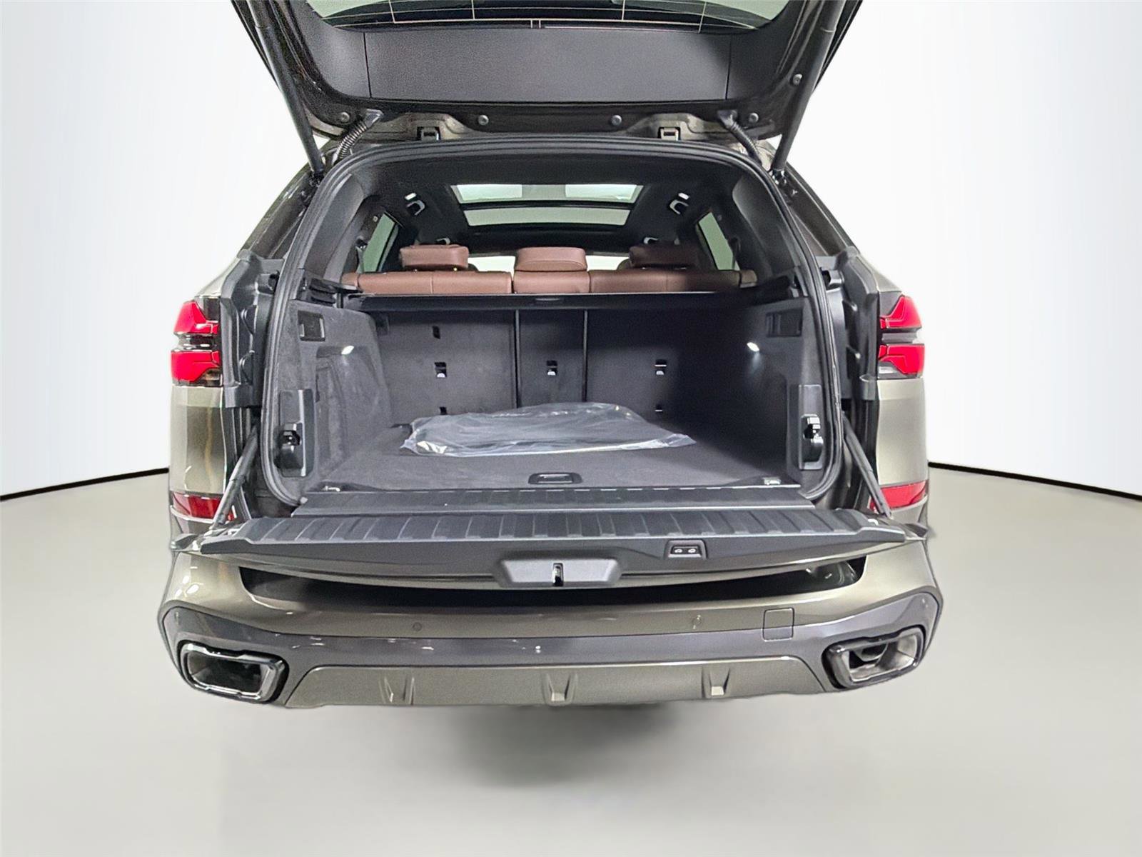 New 2026 BMW X5 xDrive40i w/ M Sport Package AWD/4WD image 27