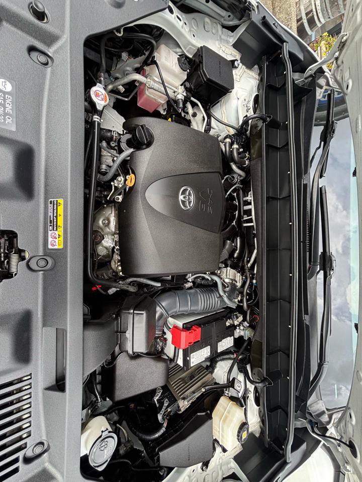 Used 2022 Toyota Highlander XLE AWD/4WD image 44