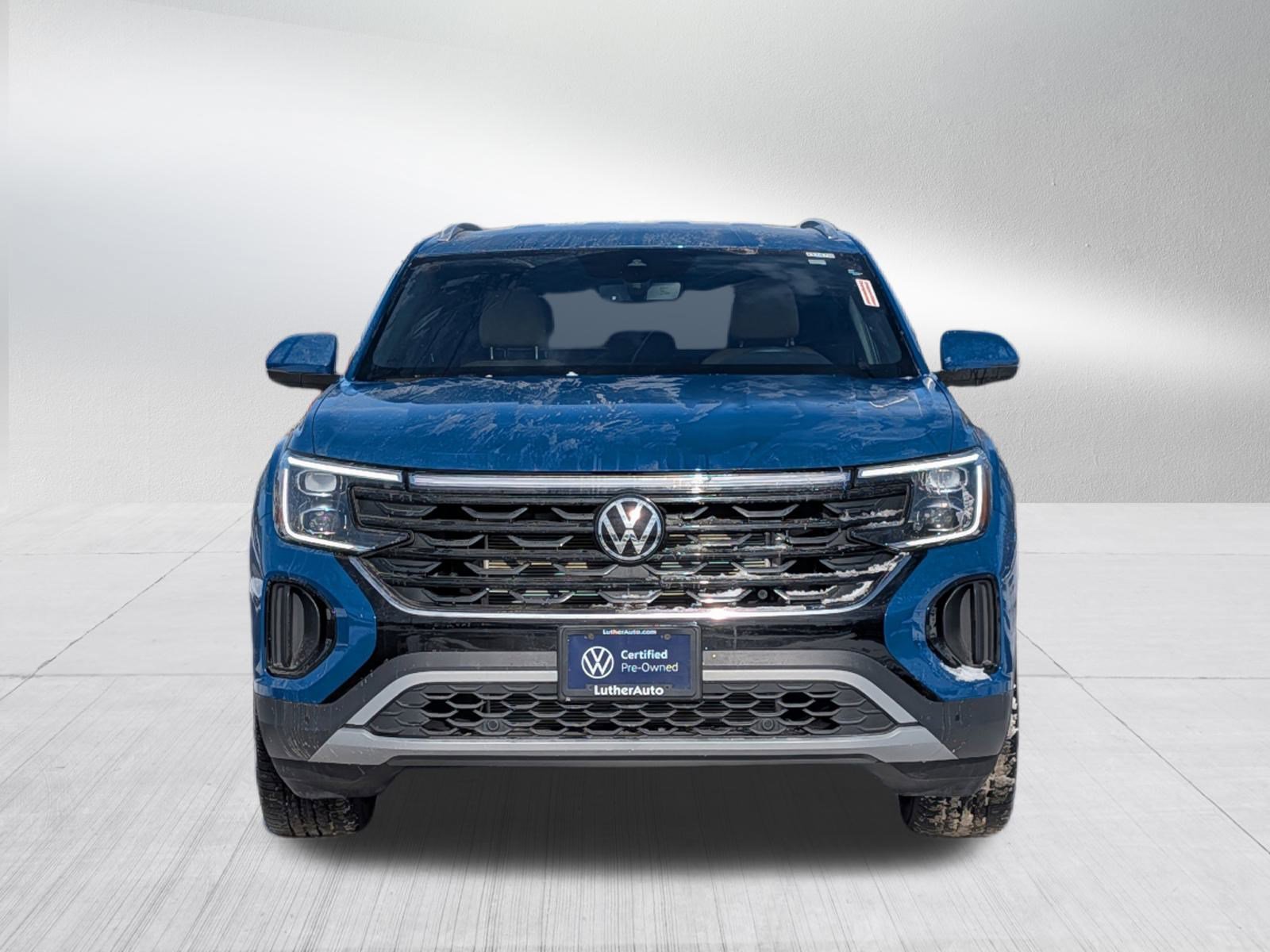 Certified 2025 Volkswagen Atlas Cross Sport SE image 2