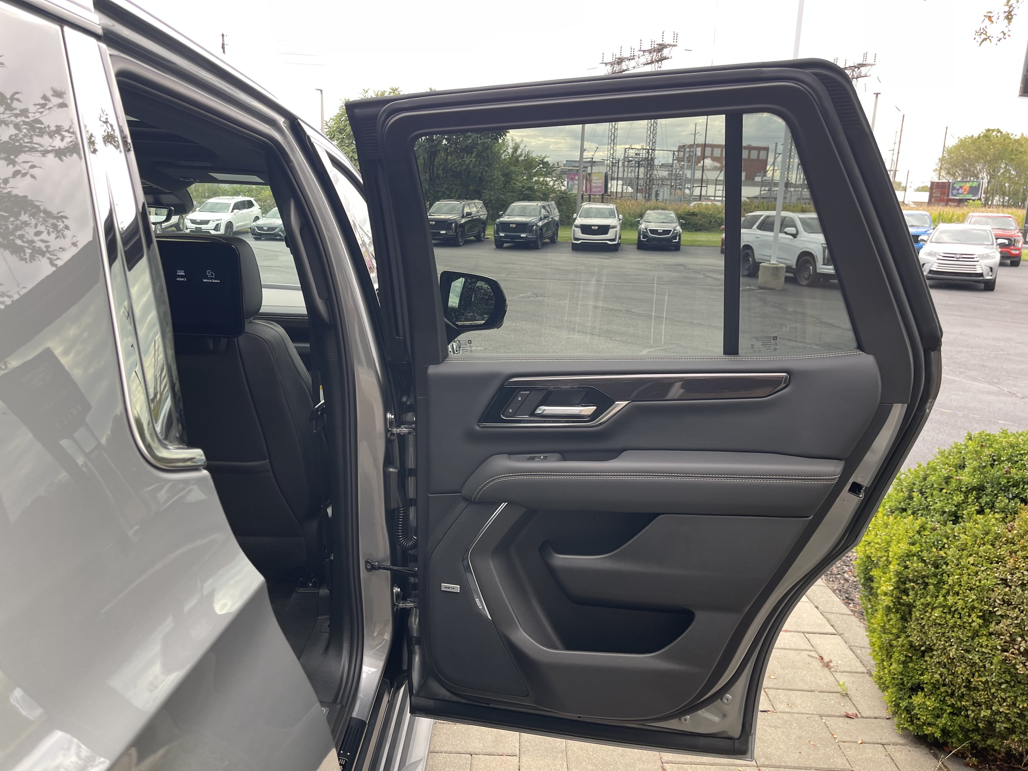 Used 2026 GMC Yukon Elevation w/ Elevation Premium Package AWD/4WD image 30