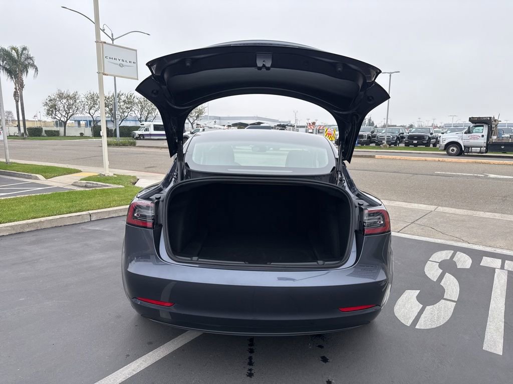 Used 2023 Tesla Model 3 Standard Range image 6