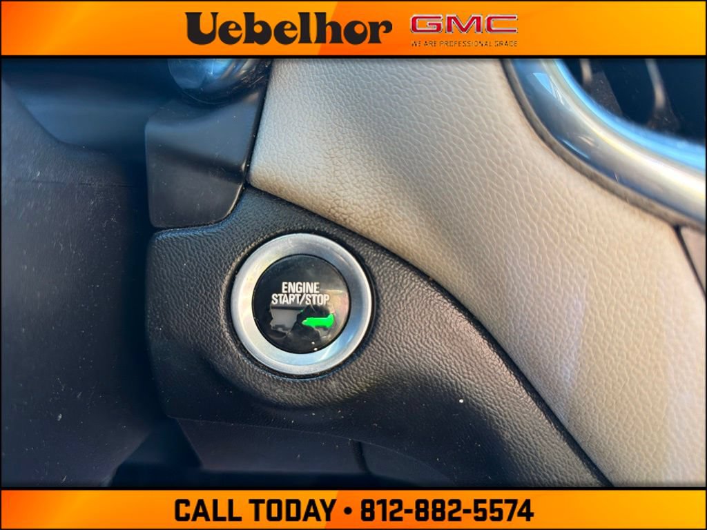 Used 2018 Chevrolet Equinox LT FWD image 23