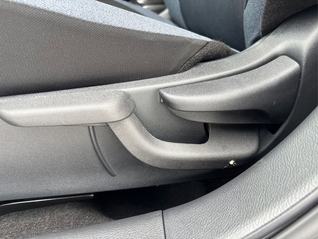 Used 2025 Nissan Versa SV w/ Trunk Package image 22