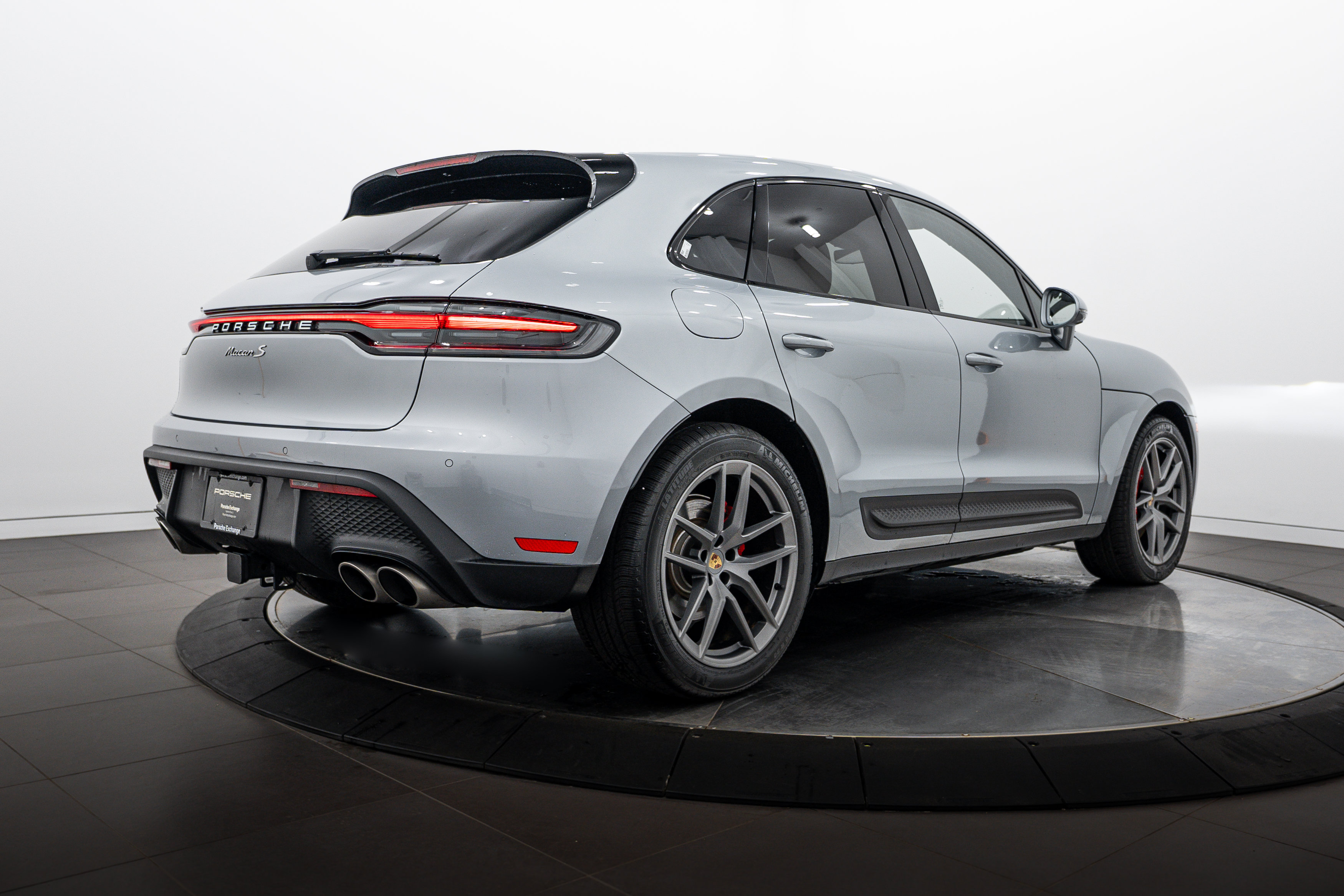 Certified 2026 Porsche Macan S AWD/4WD image 7