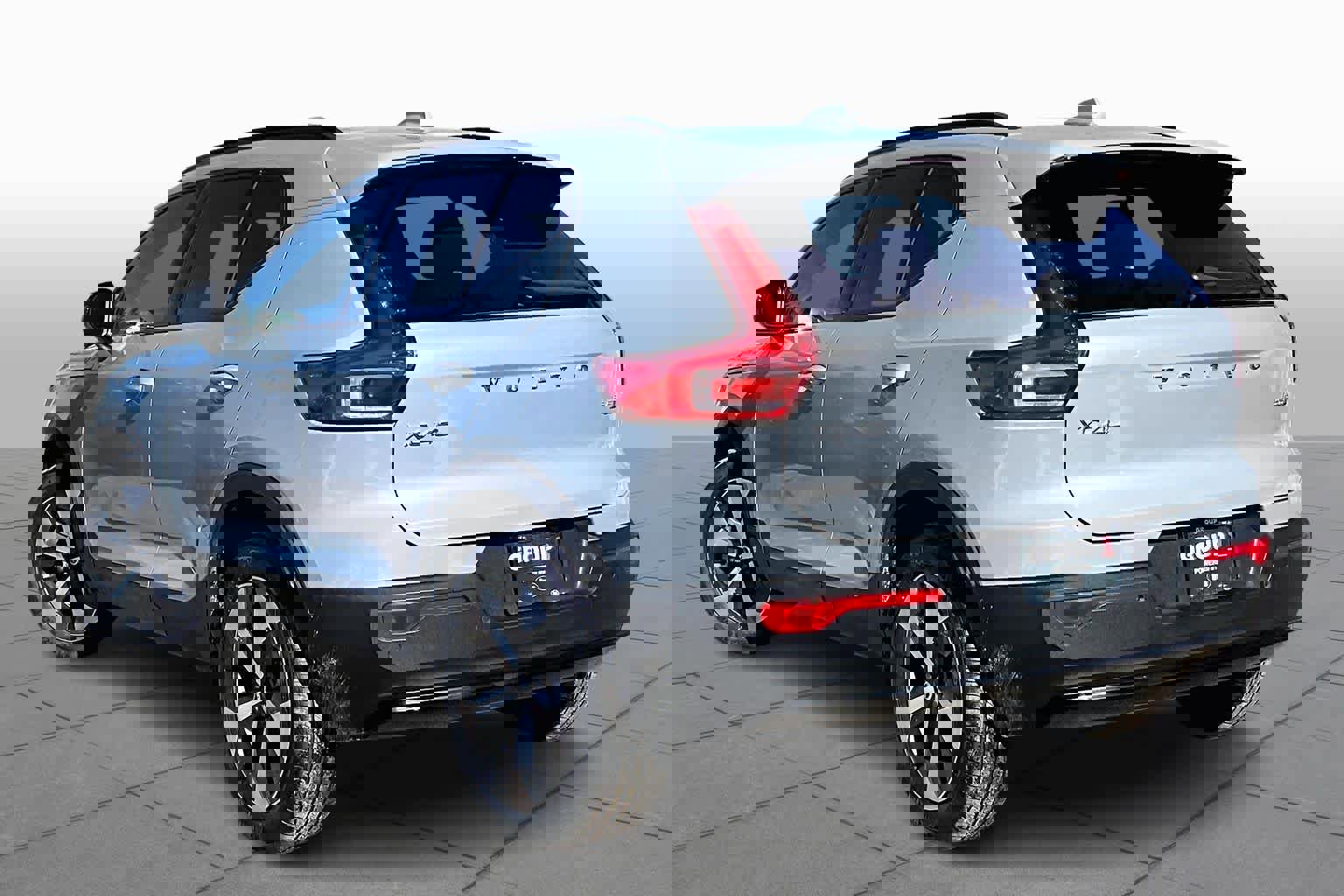 Certified 2024 Volvo XC40 B5 Plus w/ Protection Package Premier image 11