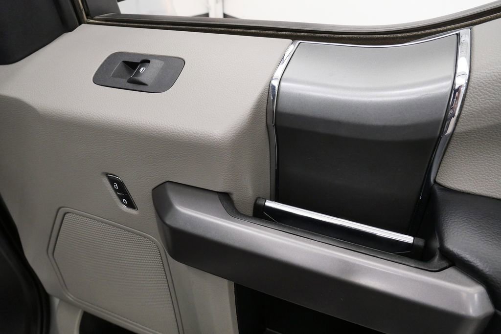 Used 2020 Ford F250 XLT w/ XLT Premium Package image 17