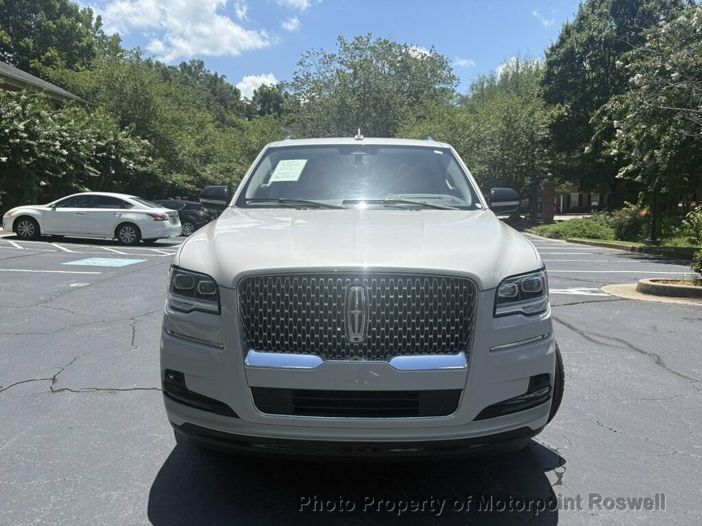 Used 2022 Lincoln Navigator Reserve AWD/4WD image 3