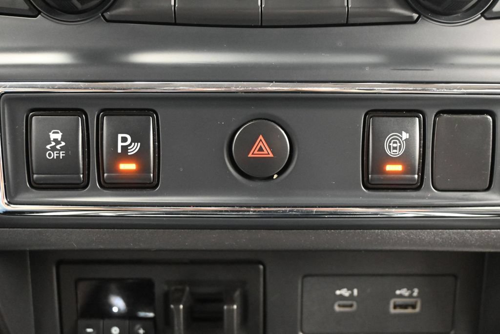 Used 2024 Nissan Titan SV w/ SV Convenience Package AWD/4WD image 25
