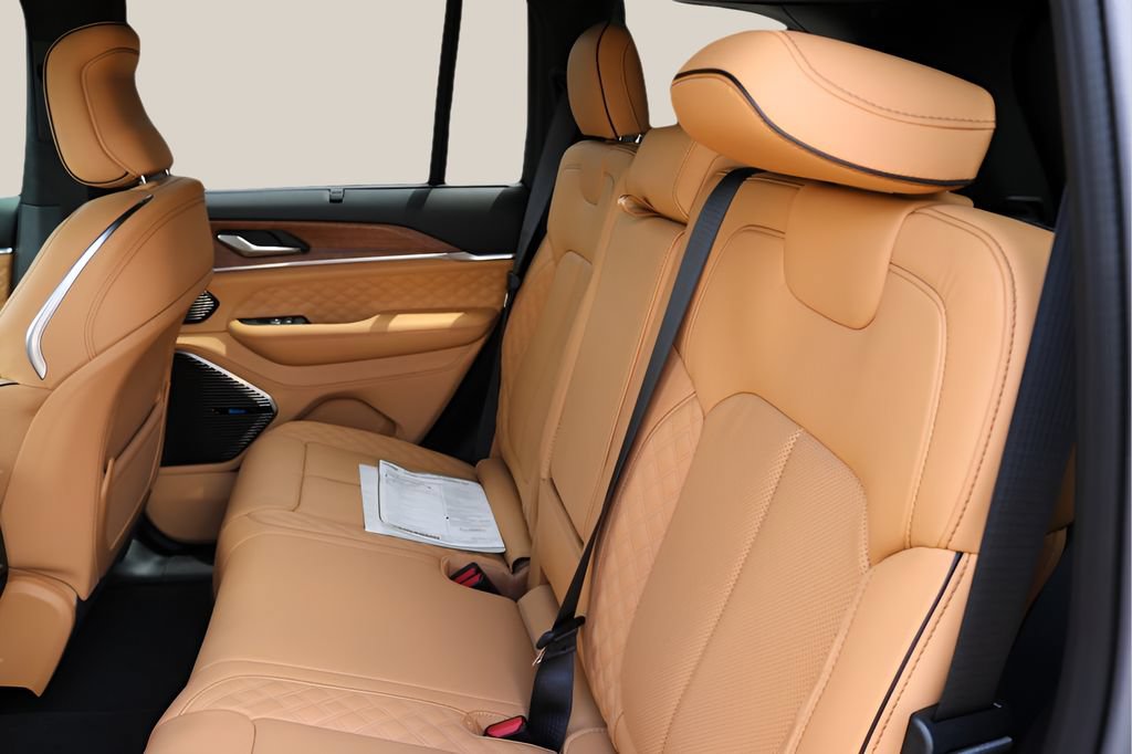 New 2026 Jeep Grand Cherokee Summit AWD/4WD image 16