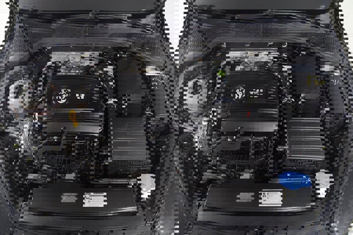 Used 2017 Volkswagen Golf Wolfsburg Edition image 47