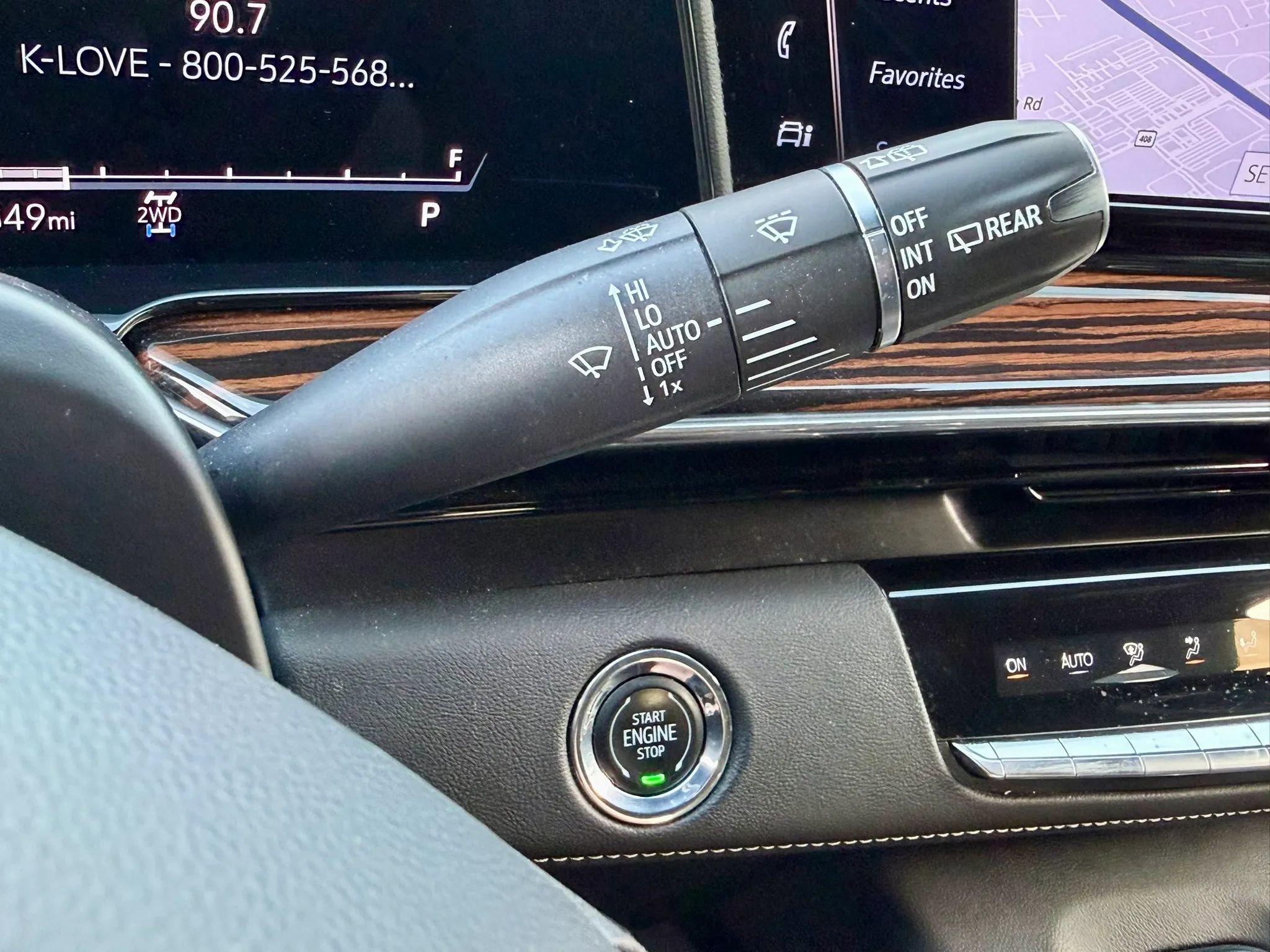 Used 2023 Cadillac Escalade Premium Luxury w/ Performance Package image 38