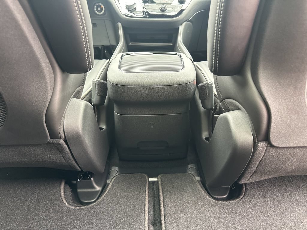 New 2026 Chrysler Pacifica Limited w/ S Appearance Package FWD image 51