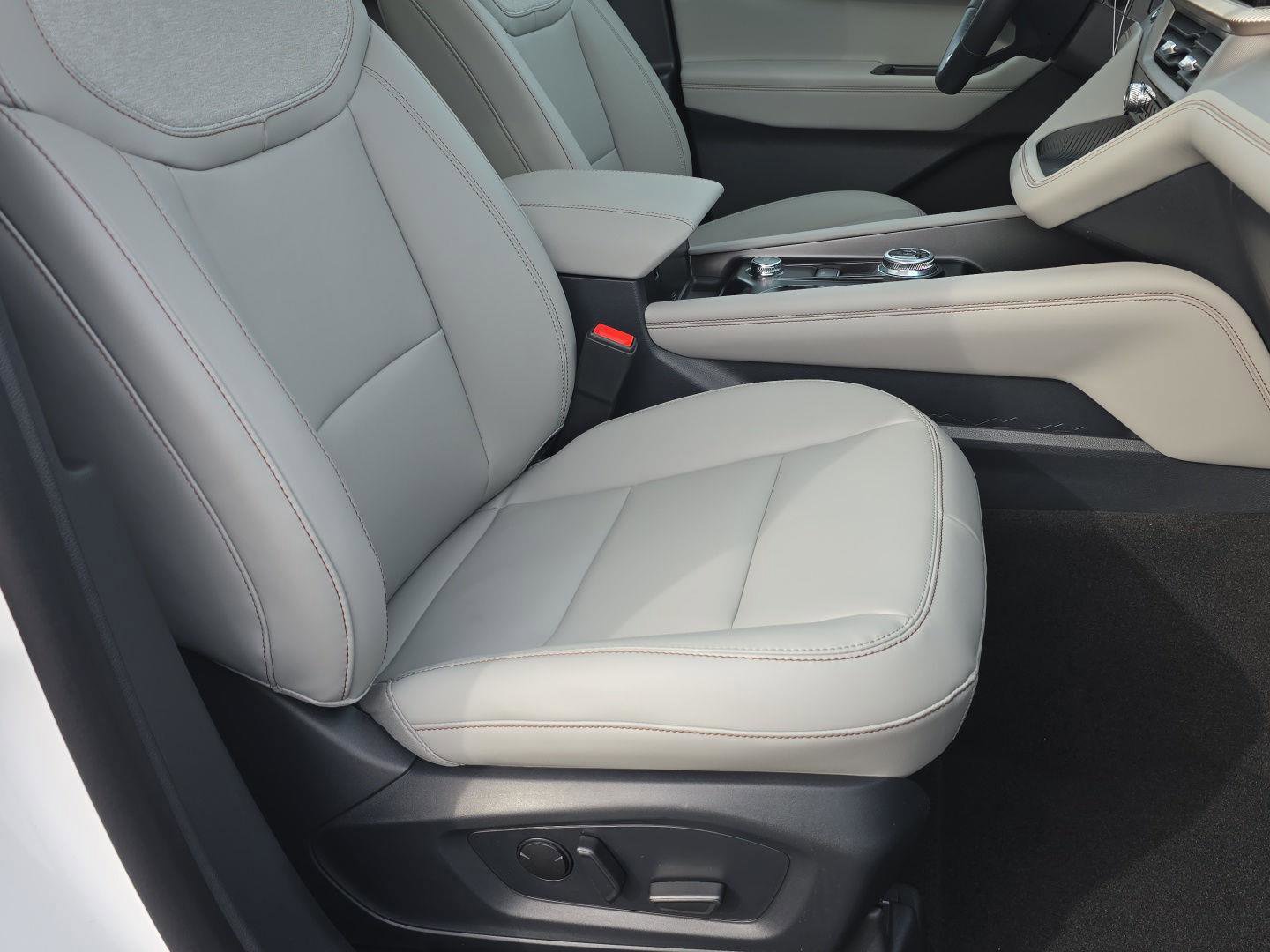 New 2026 Ford Explorer Active w/ Active Comfort Package image 39