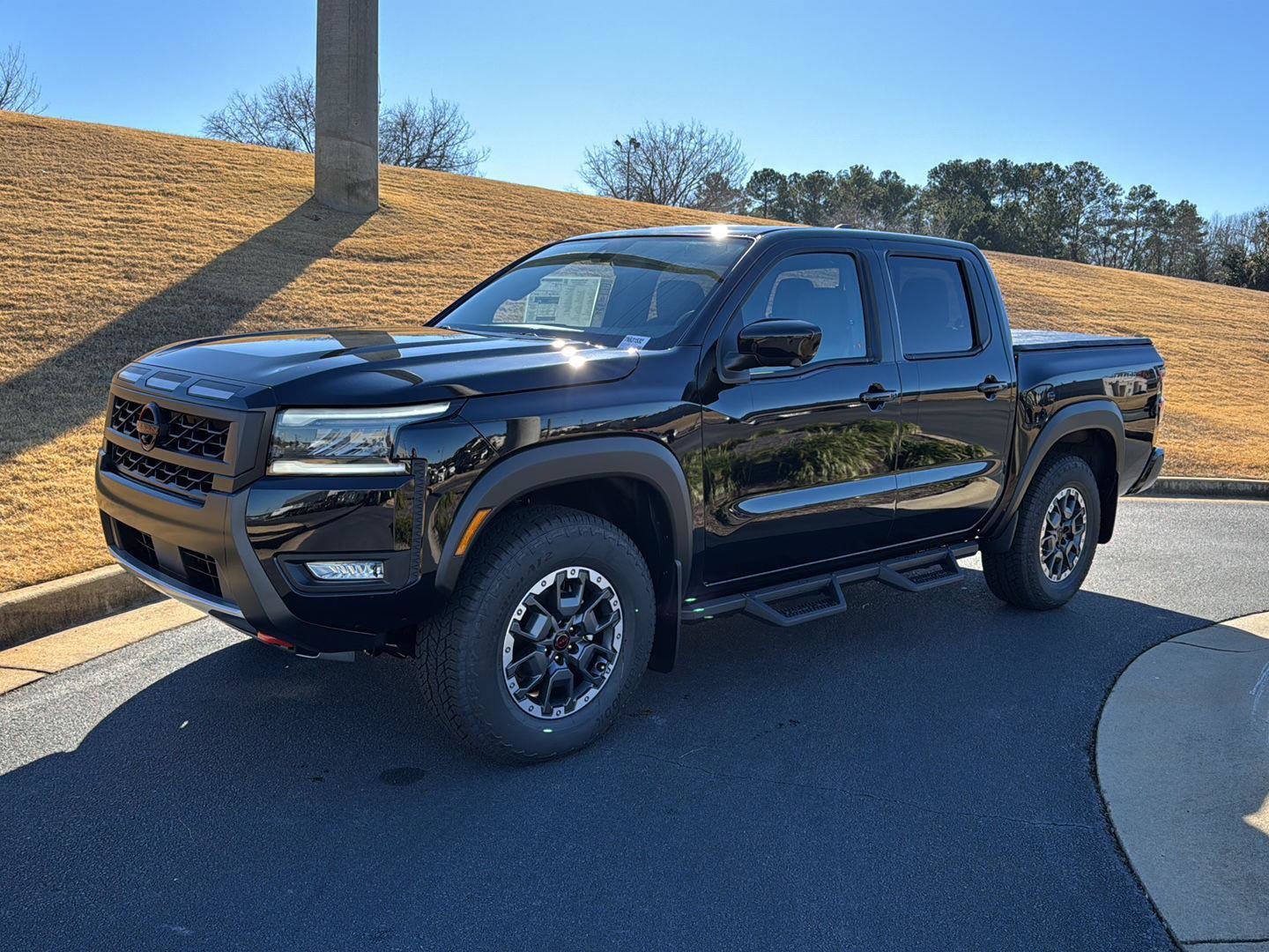 New 2026 Nissan Frontier PRO-4X w/ Pro Premium Package AWD/4WD image 2