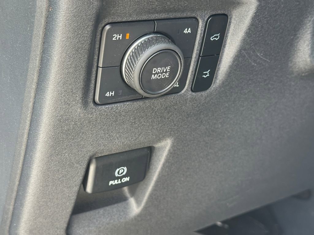 Used 2025 Ford Expedition Active AWD/4WD image 22