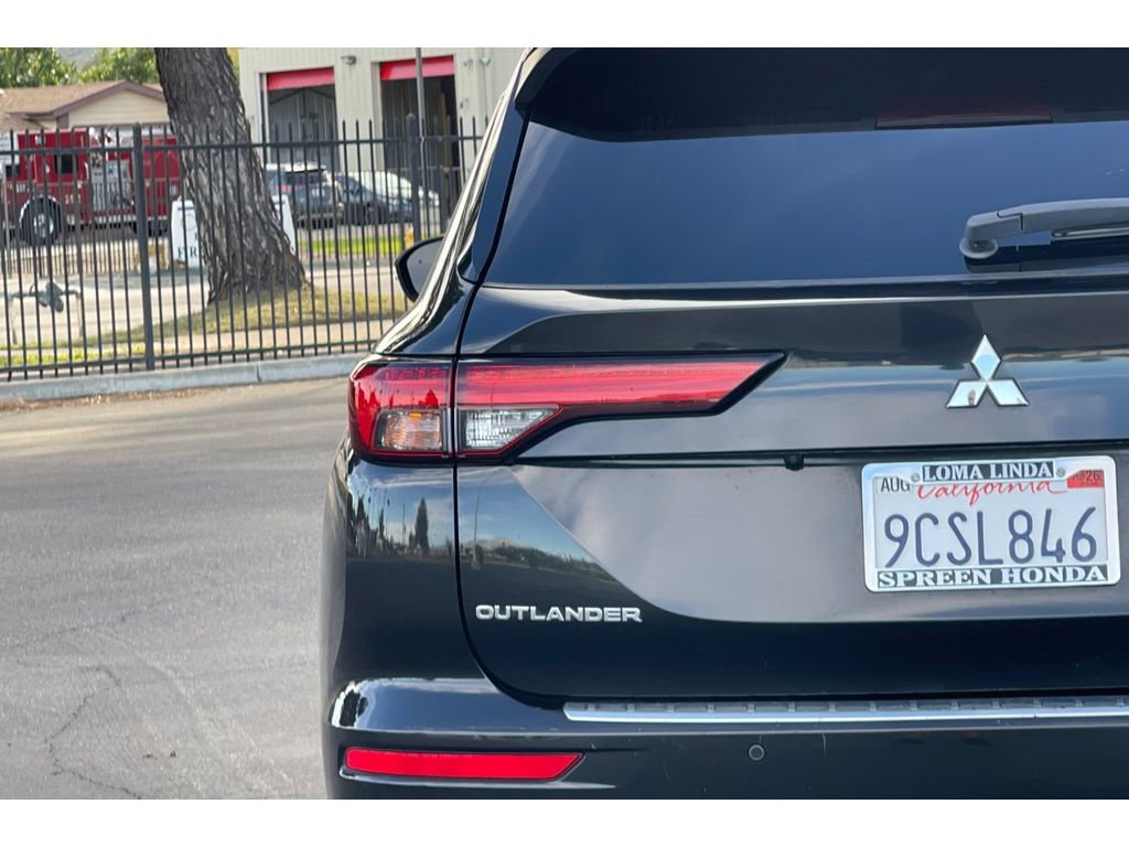 Used 2022 Mitsubishi Outlander ES image 13